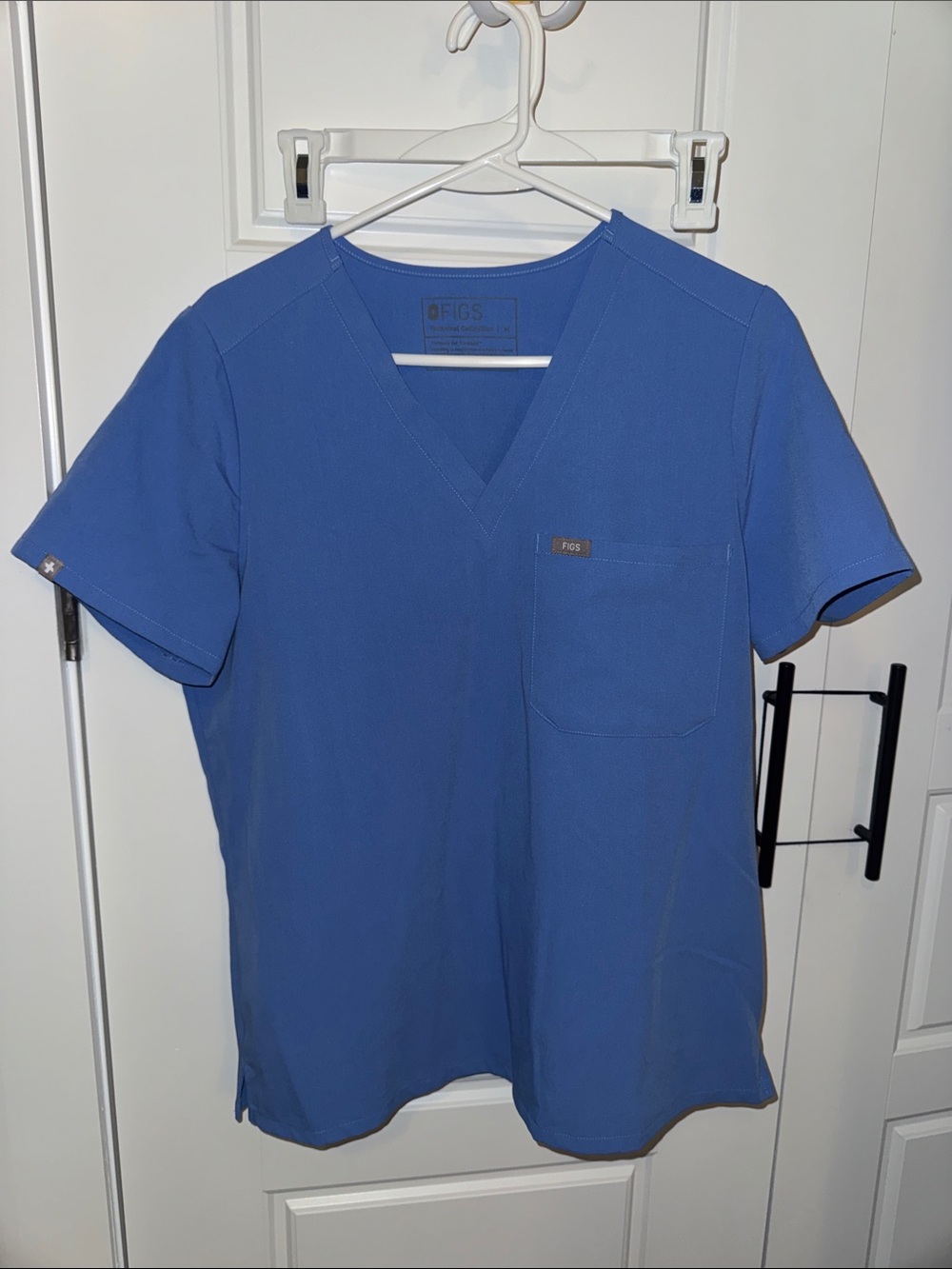 🔺FIGS MEDIUM CATARINA SCRUB TOP - ceil blue